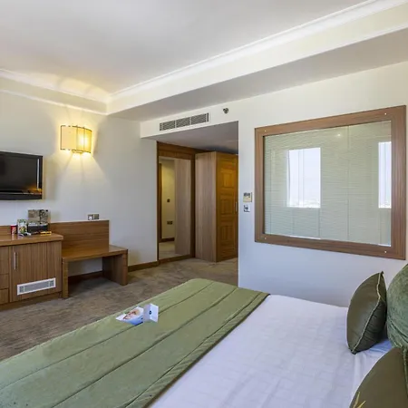 Grand Pasha & Casino 酒店